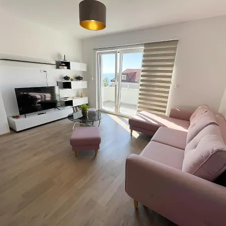 In 43213 Apartment