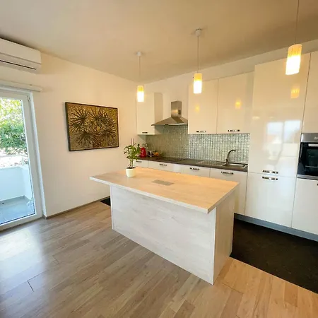 Apartment In 43213