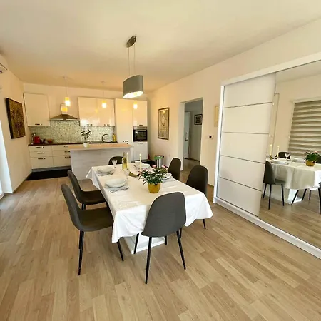 Apartment In 43213