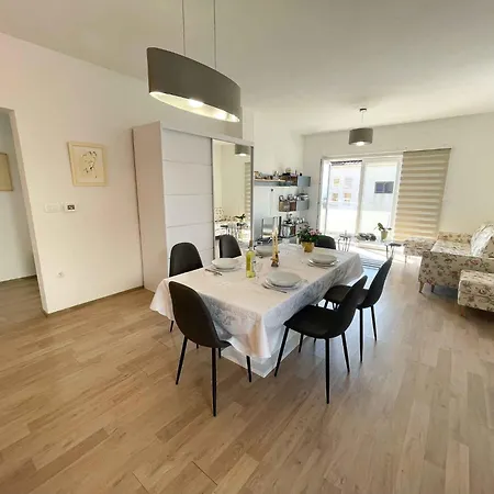 Apartman In 43213 *
